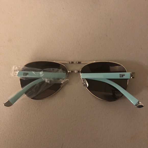 Foldable Aviator Sunglasses. Green tint. Unisex. - Picture 4 of 6